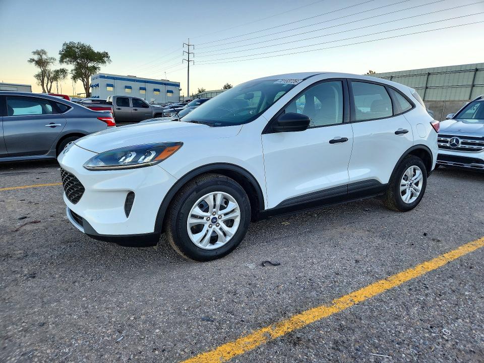 72153726 :رقم المزاد ، 1FMCU0F66MUA19966 vin ، 2021 Ford Escape مزاد بيع