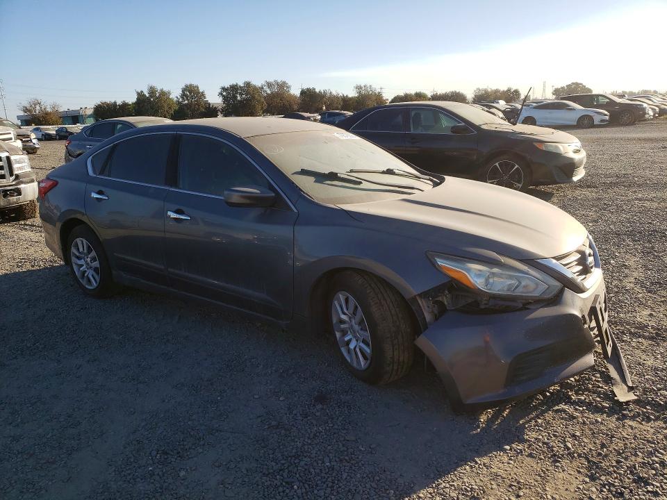2017 Nissan Altima მანქანა იყიდება აუქციონზე, vin: 1N4AL3AP0HN328581, აუქციონის ნომერი: 70578606