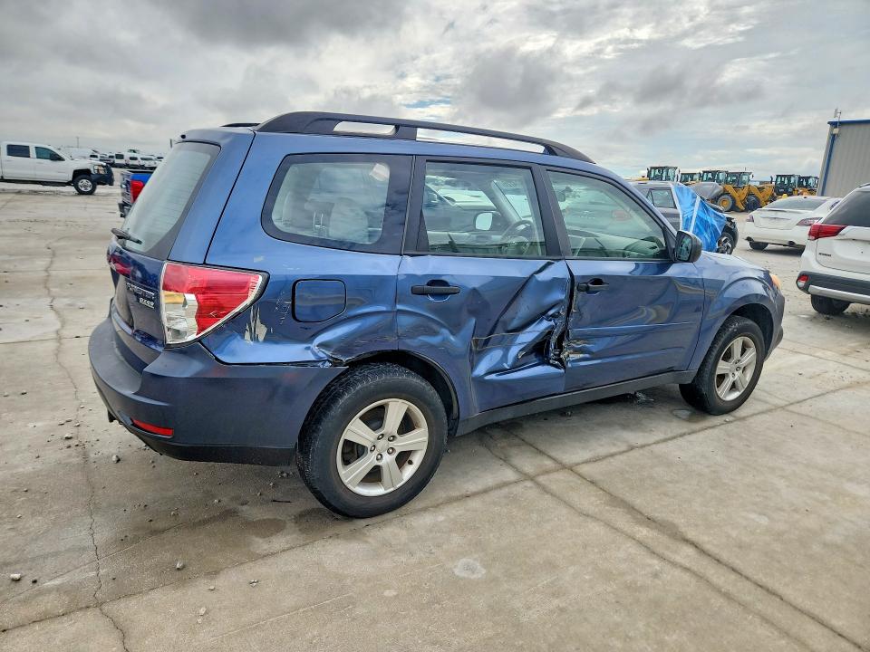 2013 Subaru Forester მანქანა იყიდება აუქციონზე, vin: JF2SHABC7DH404842, აუქციონის ნომერი: 70974726