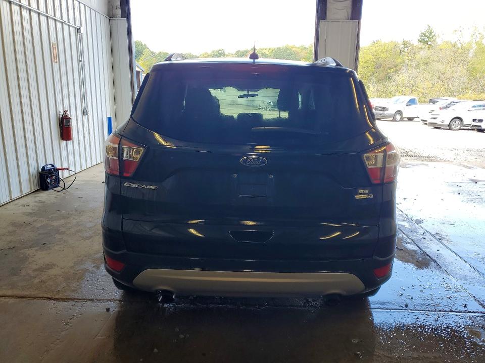 70946466 :رقم المزاد ، 1FMCU9GD7JUC46094 vin ، 2018 Ford Escape مزاد بيع