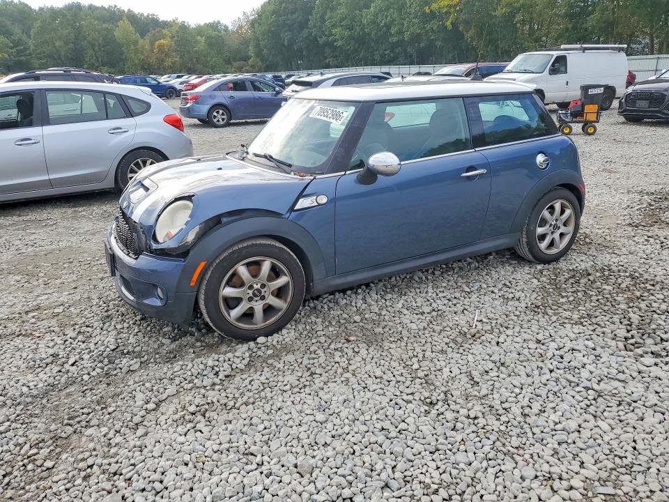 70952986 :رقم المزاد ، WMWMF7C56ATX44358 vin ، 2010 Mini Cooper مزاد بيع