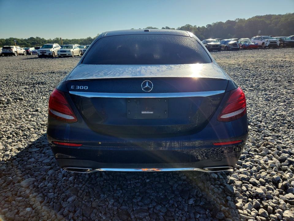 71829826 :رقم المزاد ، WDDZF4JB5HA100913 vin ، 2017 Mercedes-benz E مزاد بيع