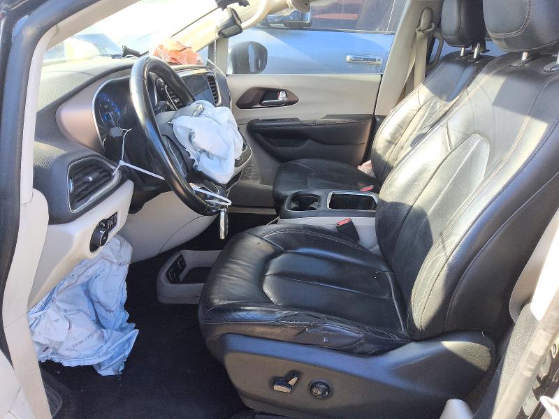 67561726 :رقم المزاد ، 2C4RC1EG8HR705656 vin ، 2017 Chrysler Pacifica مزاد بيع
