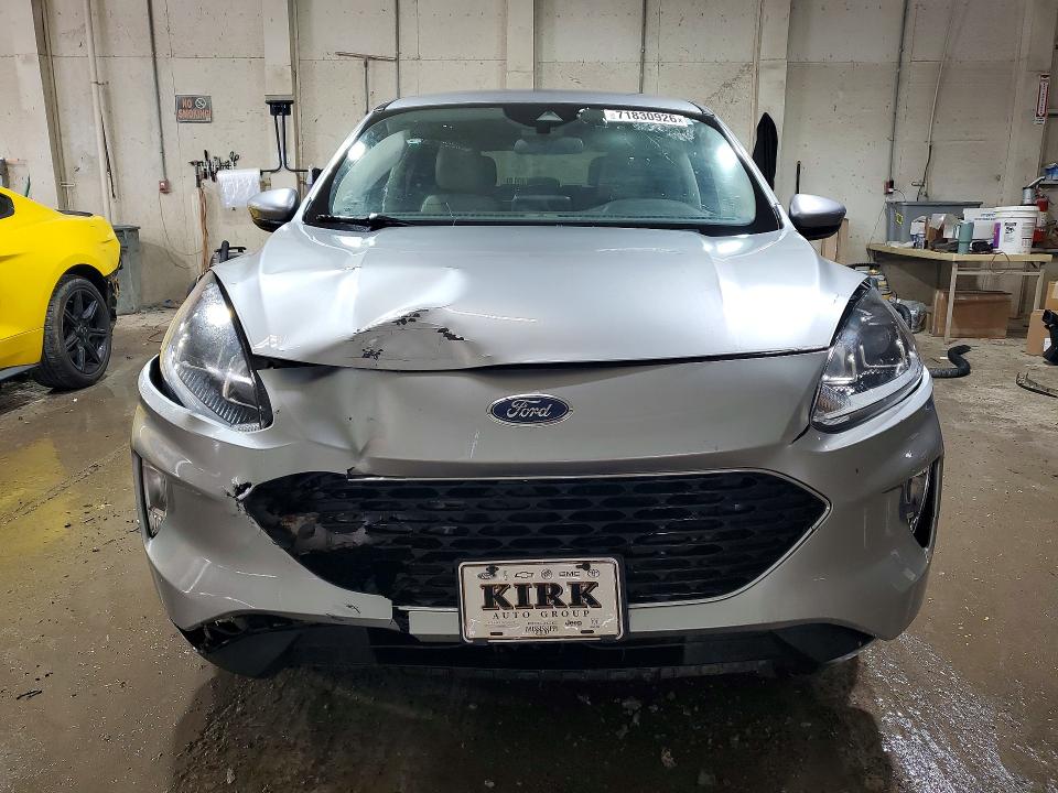 71830926 :رقم المزاد ، 1FMCU0CZ4NUA24843 vin ، 2022 Ford Escape مزاد بيع