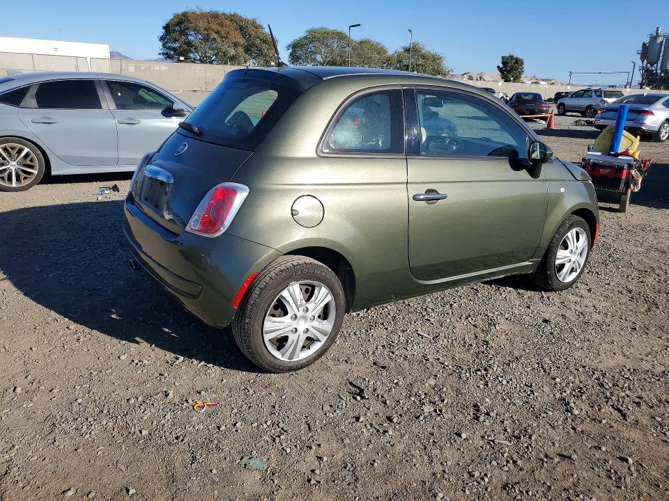 71767696 :رقم المزاد ، 3C3CFFAR4FT562141 vin ، 2015 Fiat 500 مزاد بيع