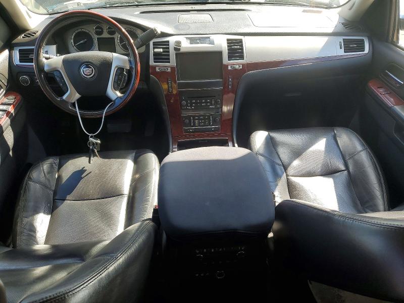 2011 Cadillac Escalade მანქანა იყიდება აუქციონზე, vin: 1GYS4CEF6BR102293, აუქციონის ნომერი: 71855406