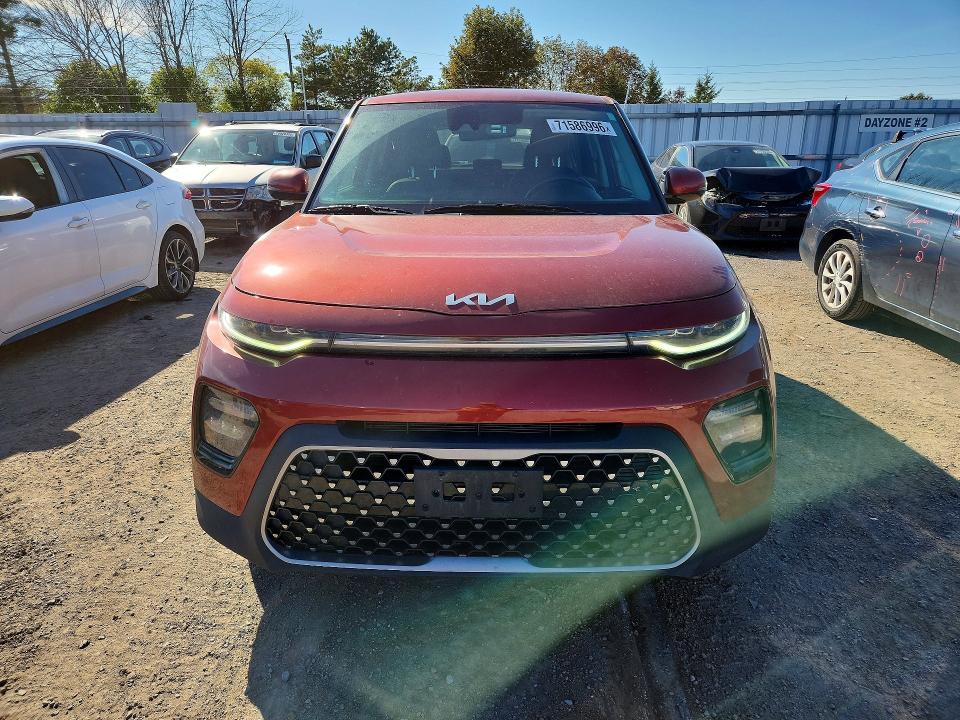 71586996 :رقم المزاد ، KNDJ33AU0N7803145 vin ، 2022 Kia Soul مزاد بيع