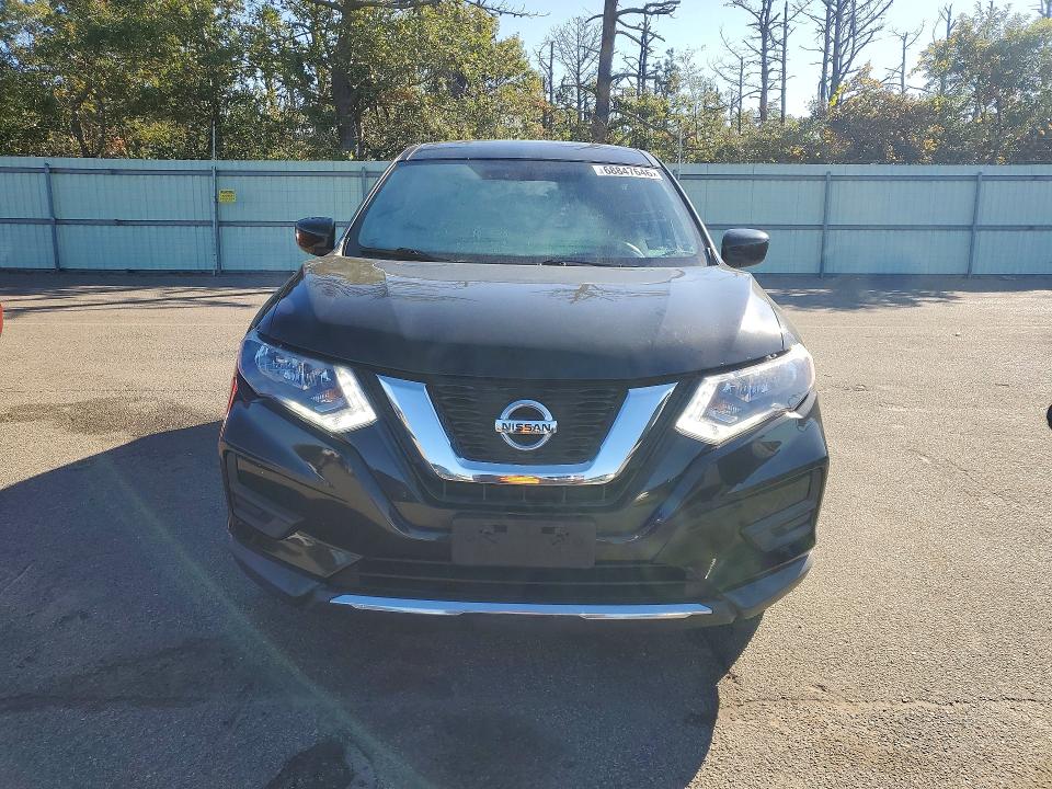 68847646 :رقم المزاد ، KNMAT2MV1HP513404 vin ، 2017 Nissan Rogue مزاد بيع