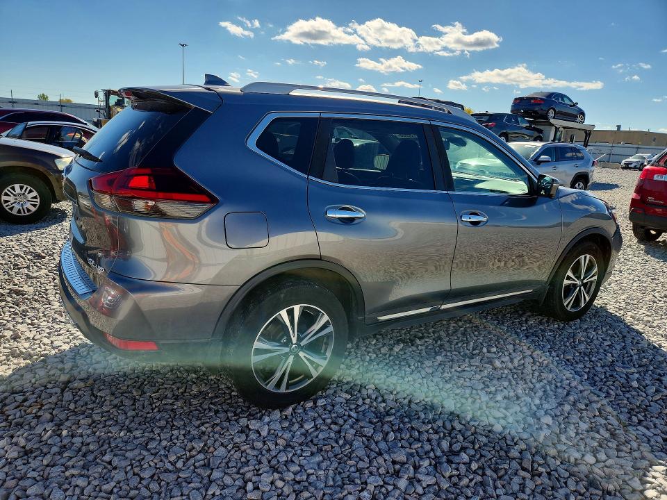 2018 Nissan Rogue მანქანა იყიდება აუქციონზე, vin: 5N1AT2MV5JC768985, აუქციონის ნომერი: 71752636