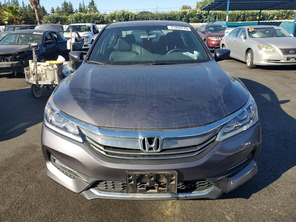 2017 Honda Accord მანქანა იყიდება აუქციონზე, vin: 1HGCR2F14HA286926, აუქციონის ნომერი: 71259776