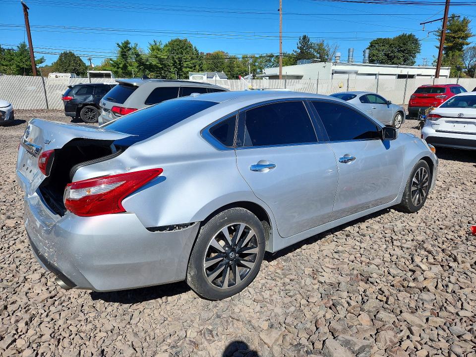 Продажа на аукционе авто 2018 Nissan Altima, vin: 1N4AL3APXJC274479, номер лота: 71775416