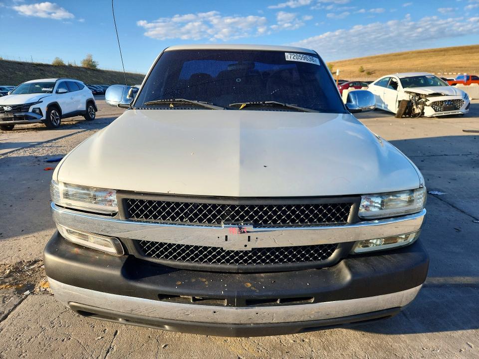 2000 Chevrolet Silverado მანქანა იყიდება აუქციონზე, vin: 1GCEC14V5YE422885, აუქციონის ნომერი: 72059636
