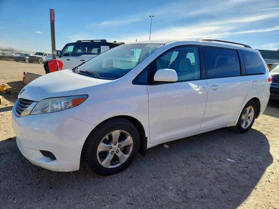 Продажа на аукционе авто 2014 Toyota Sienna, vin: 5TDKK3DC7ES502954, номер лота: 69413026