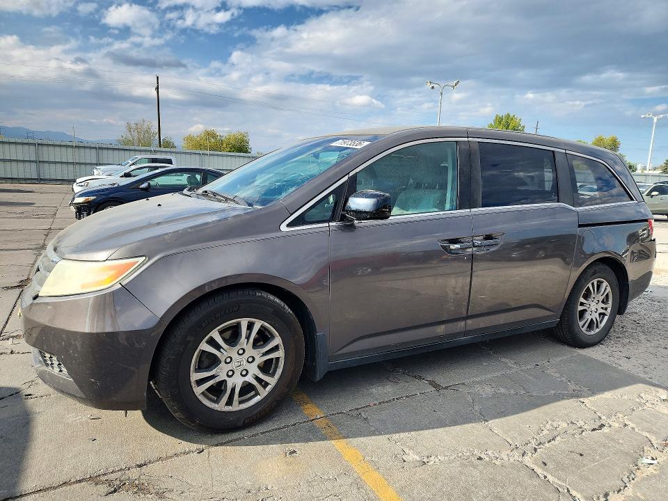 71973536 :رقم المزاد ، 5FNRL5H43BB045389 vin ، 2011 Honda Odyssey مزاد بيع