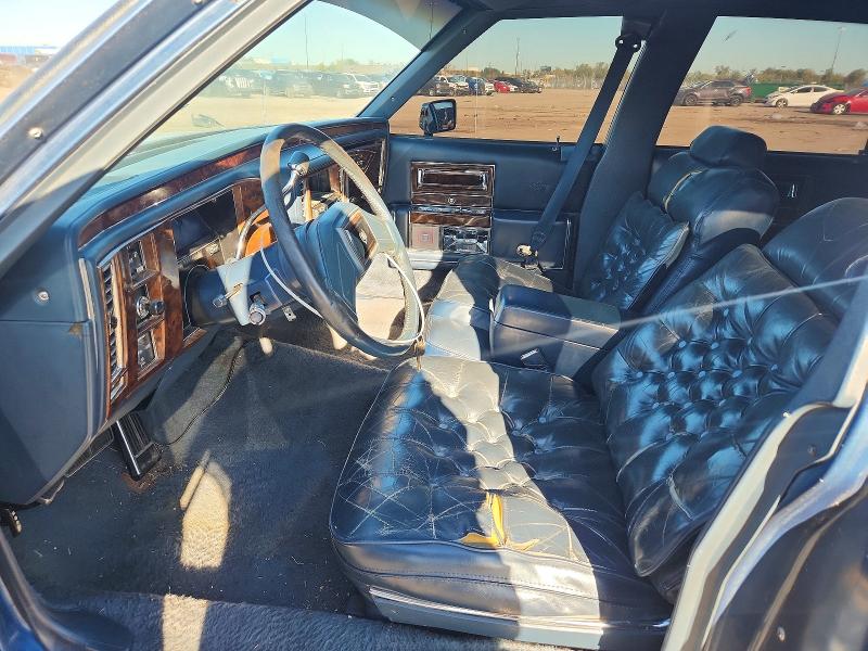 71136206 :رقم المزاد ، 1G6DW54E8NR700468 vin ، 1992 Cadillac Brougham مزاد بيع