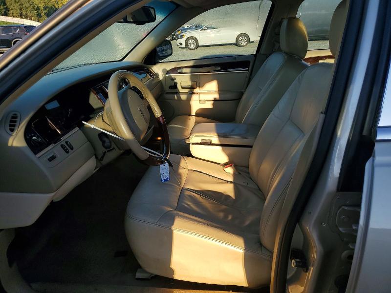 Продажа на аукционе авто 2008 Lincoln Town Car, vin: 2LNHM82W98X658738, номер лота: 71247036