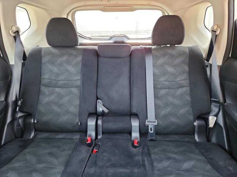 2015 Nissan Rogue მანქანა იყიდება აუქციონზე, vin: 5N1AT2MV6FC895817, აუქციონის ნომერი: 70799436