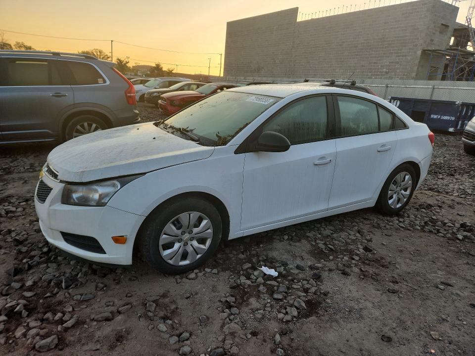 72180056 :رقم المزاد ، 1G1PA5SGXF7281865 vin ، 2015 Chevrolet Cruze مزاد بيع