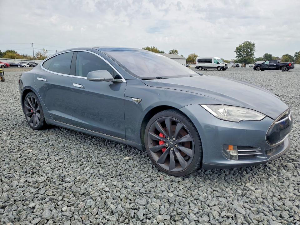 Продажа на аукционе авто 2013 Tesla Model S, vin: 5YJSA1DP0DFP21655, номер лота: 69464696
