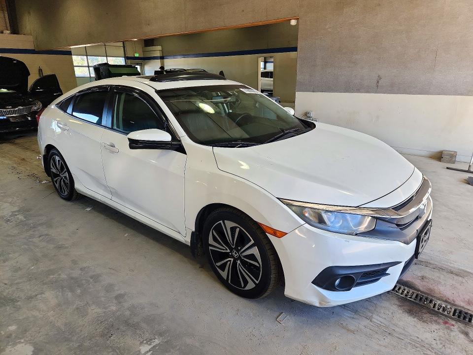 Продажа на аукционе авто 2016 Honda Civic, vin: 19XFC1F72GE204716, номер лота: 71665876