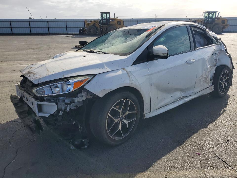 2016 Ford Focus მანქანა იყიდება აუქციონზე, vin: 1FADP3K27GL315633, აუქციონის ნომერი: 72724506