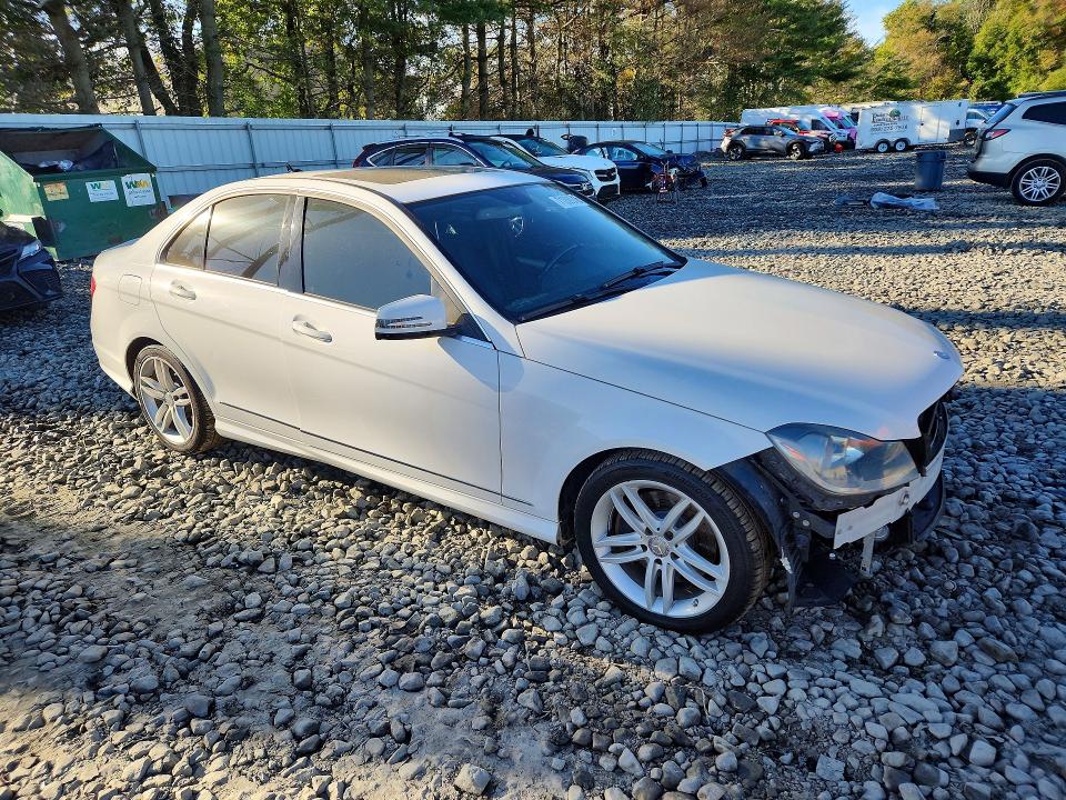 Продажа на аукционе авто 2013 Mercedes-benz C, vin: WDDGF8AB5DG121444, номер лота: 71359046