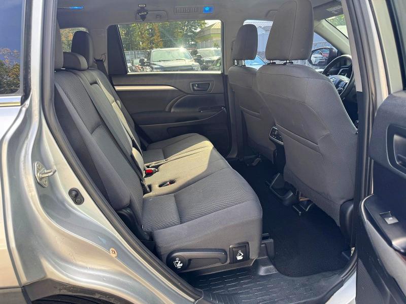 71778236 :رقم المزاد ، 5TDBZRFH9KS743949 vin ، 2019 Toyota Highlander مزاد بيع