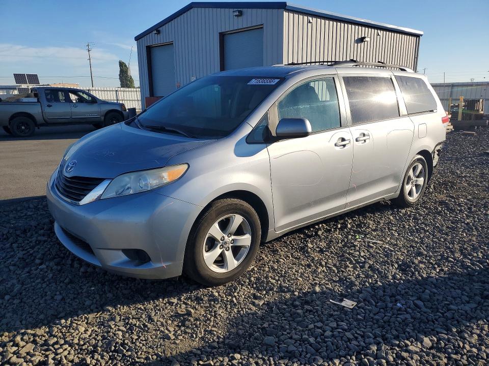 2011 Toyota Sienna მანქანა იყიდება აუქციონზე, vin: 5TDKK3DC7BS170350, აუქციონის ნომერი: 71636556