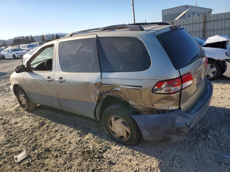 2001 Toyota Sienna მანქანა იყიდება აუქციონზე, vin: 4T3ZF13CX1U351075, აუქციონის ნომერი: 71866726