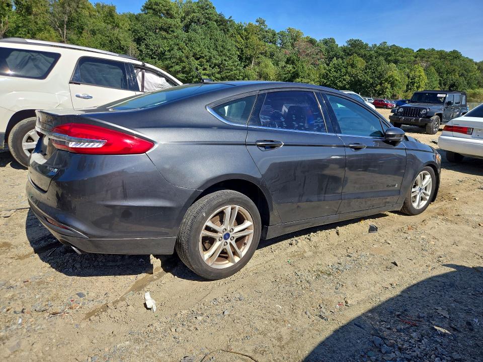 70473896 :رقم المزاد ، 3FA6P0UU6JR122243 vin ، 2018 Ford Fusion مزاد بيع