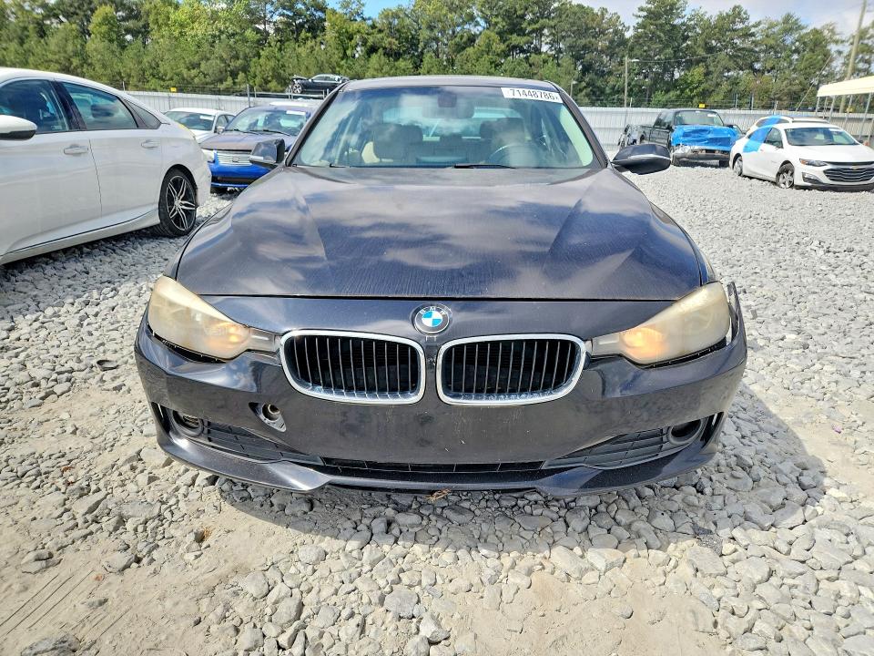 71448786 :رقم المزاد ، WBA3B1G52ENS81269 vin ، 2014 Bmw 320 مزاد بيع