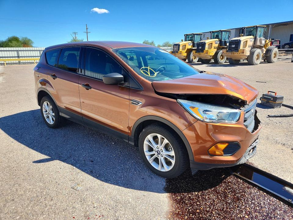 2017 Ford Escape მანქანა იყიდება აუქციონზე, vin: 1FMCU0F73HUB60511, აუქციონის ნომერი: 70374396