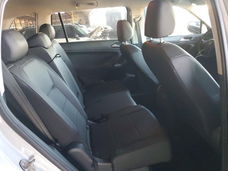 Продажа на аукционе авто 2018 Volkswagen Tiguan, vin: 3VV3B7AX3JM214251, номер лота: 71272286