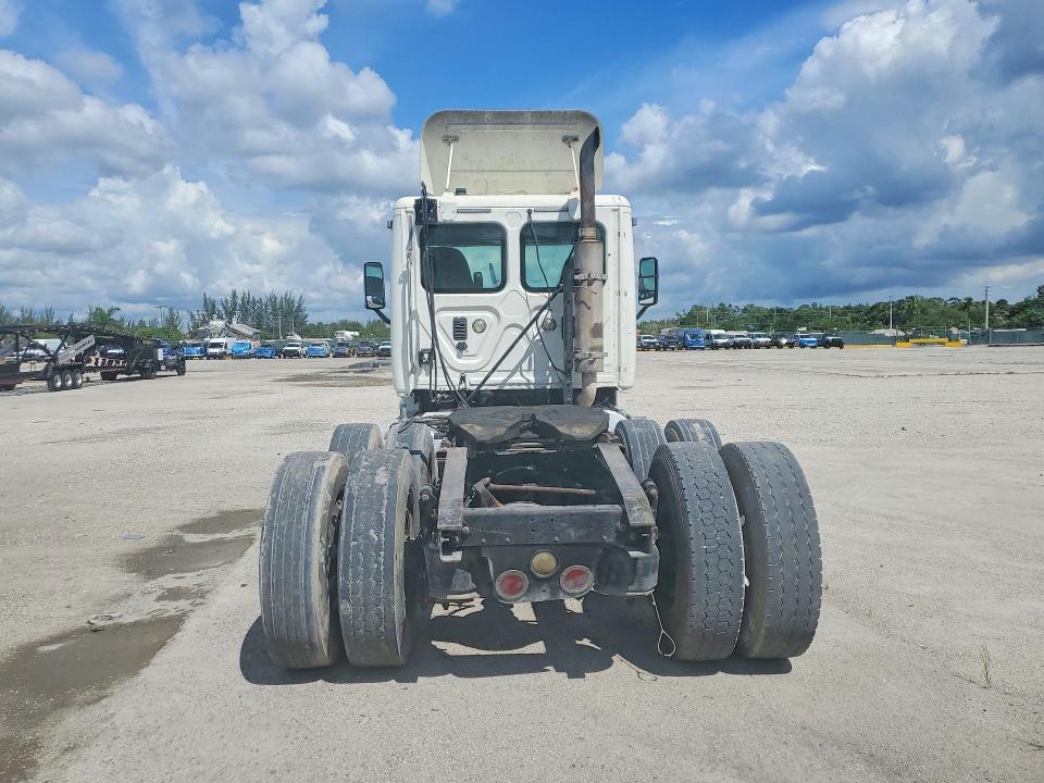 Продажа на аукционе авто 2010 Freightliner Cascadia 125, vin: 1FUJGEDR4ALAN1051, номер лота: 71556076