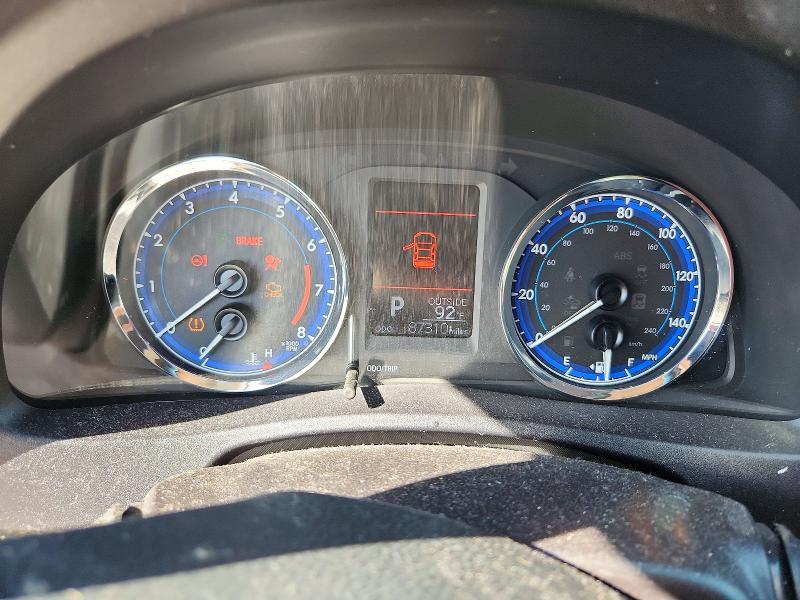 Продажа на аукционе авто 2018 Toyota Corolla, vin: 2T1BURHE2JC052030, номер лота: 72239736