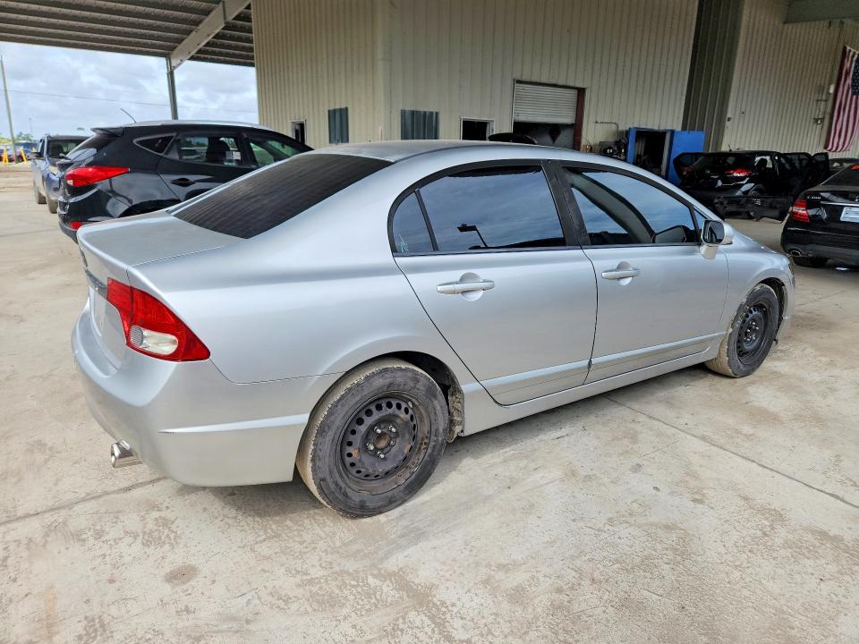 70918546 :رقم المزاد ، 19XFA1F53BE032452 vin ، 2011 Honda Civic مزاد بيع