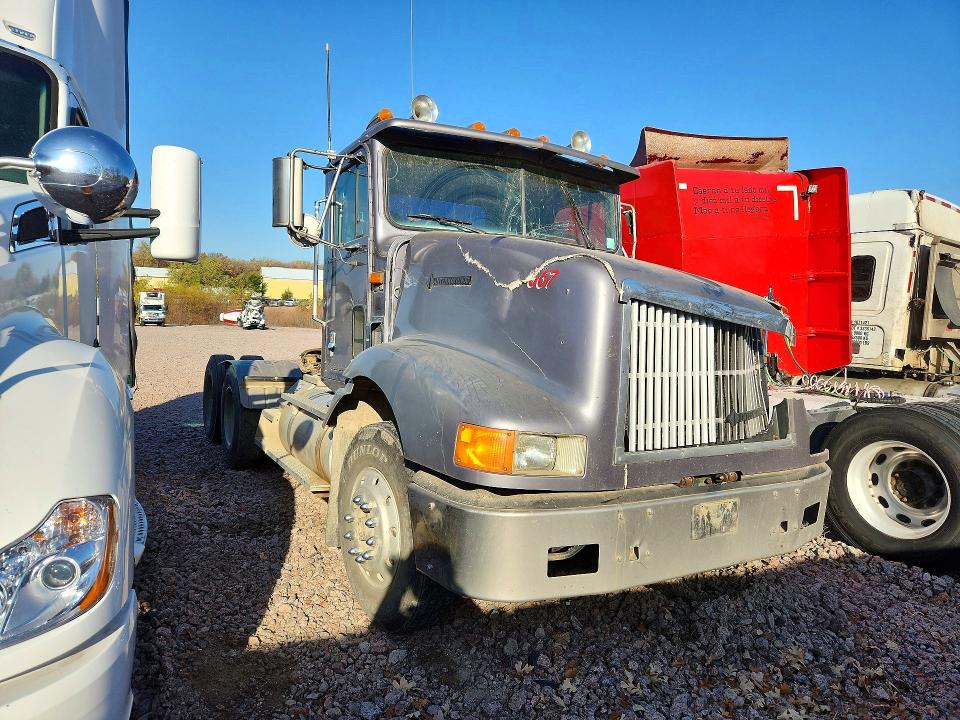 73107106 :رقم المزاد ، 2HSFMAHR1TC052667 vin ، 1996 International 9200 مزاد بيع