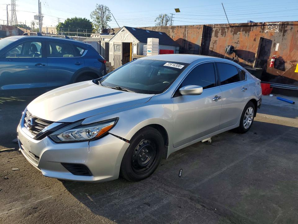 2018 Nissan Altima მანქანა იყიდება აუქციონზე, vin: 1N4AL3AP6JC271045, აუქციონის ნომერი: 72616306