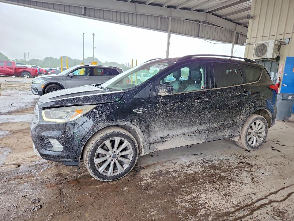 2019 Ford Escape მანქანა იყიდება აუქციონზე, vin: 1FMCU9HDXKUB40402, აუქციონის ნომერი: 71040916