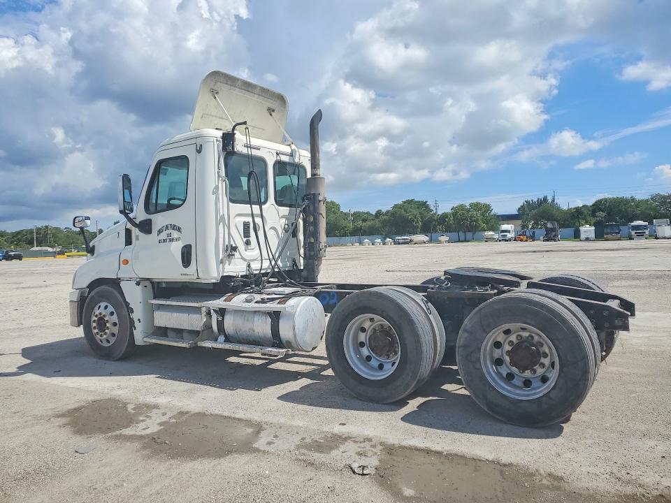 Продажа на аукционе авто 2010 Freightliner Cascadia 125, vin: 1FUJGEDR4ALAN1051, номер лота: 71556076