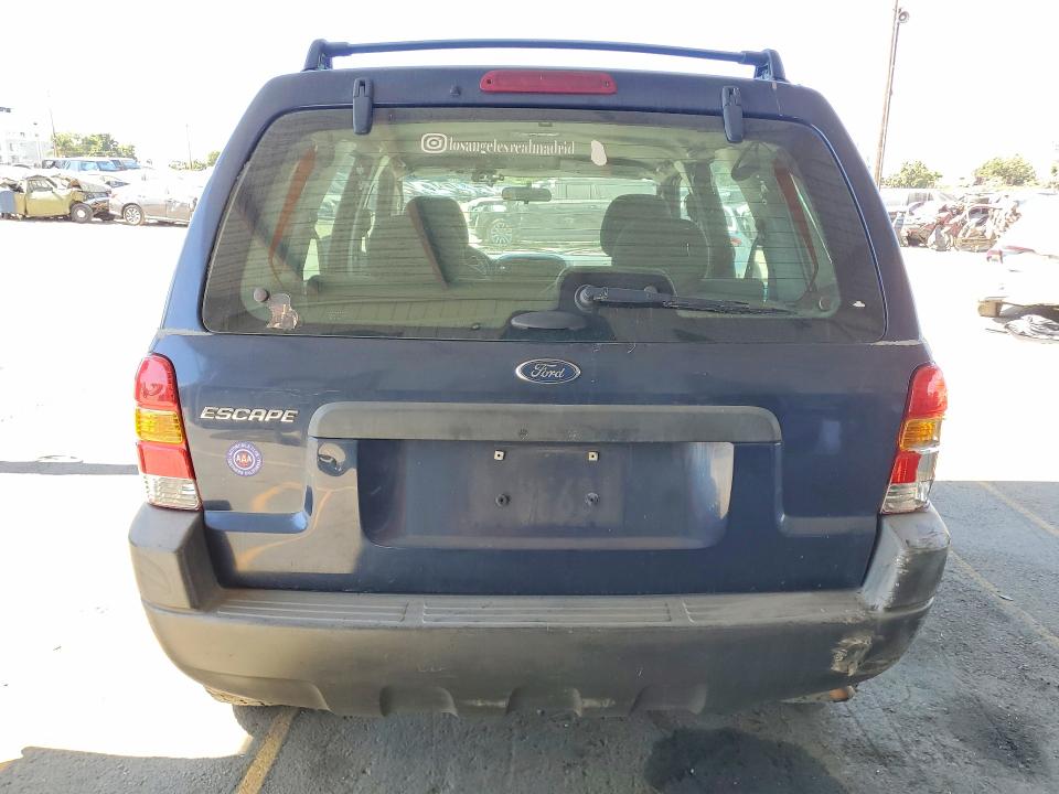 2004 Ford Escape მანქანა იყიდება აუქციონზე, vin: 1FMYU02B94KA28360, აუქციონის ნომერი: 71872216