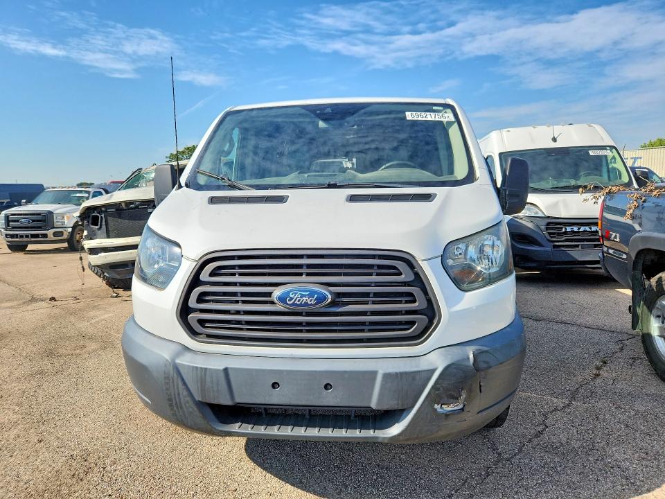 69621756 :رقم المزاد ، 1FTYR1YM2GKB24033 vin ، 2016 Ford Transit مزاد بيع