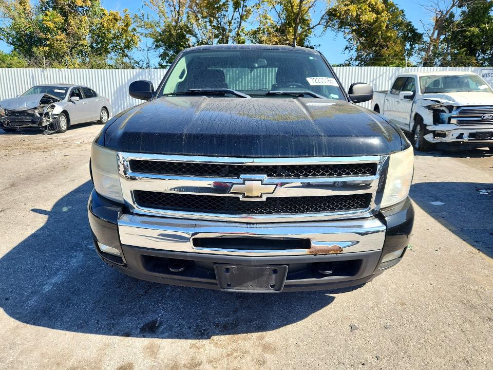 Продаж на аукціоні авто 2011 Chevrolet Silverado, vin: 3GCPKSE33BG227575, номер лоту: 72205166