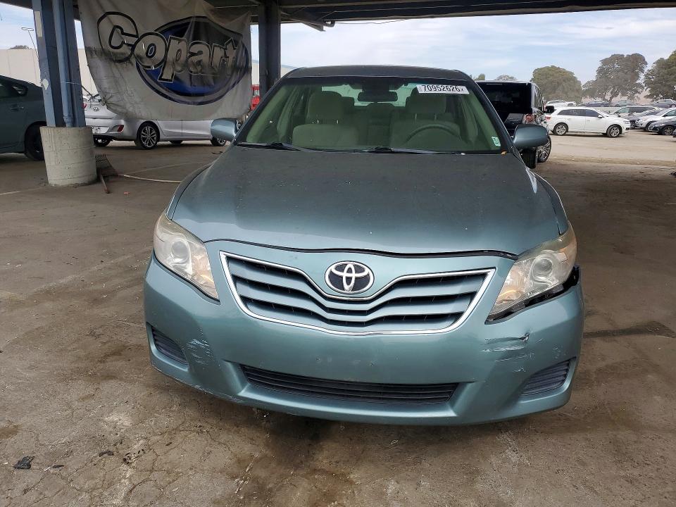 70952626 :رقم المزاد ، 4T4BF3EK8BR112934 vin ، 2011 Toyota Camry مزاد بيع