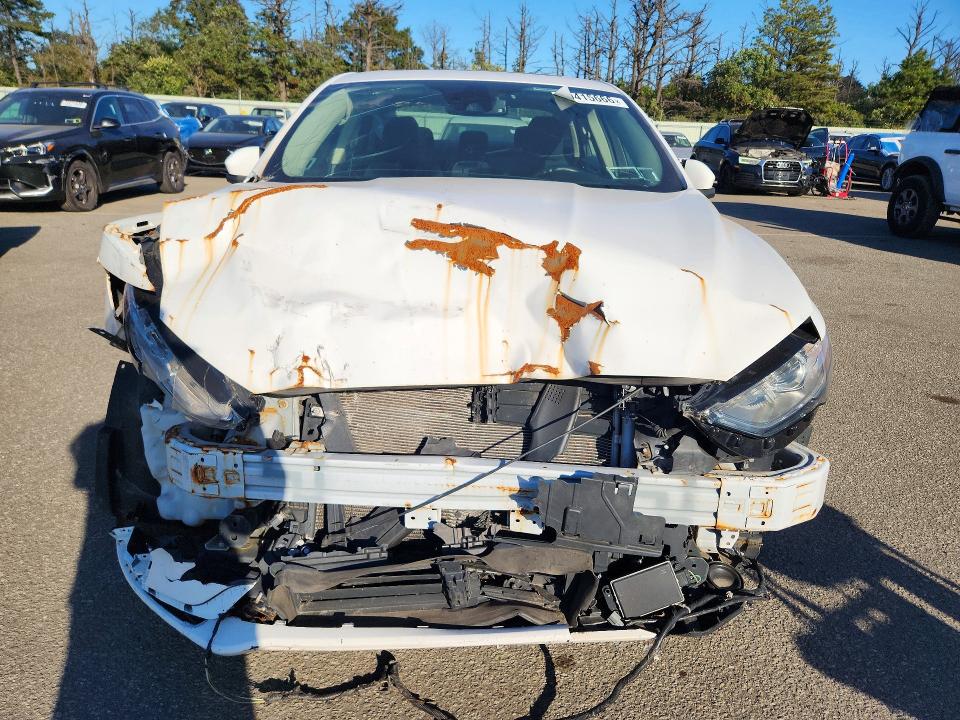 69415666 :رقم المزاد ، 3FA6P0HD1LR135897 vin ، 2020 Ford Fusion مزاد بيع