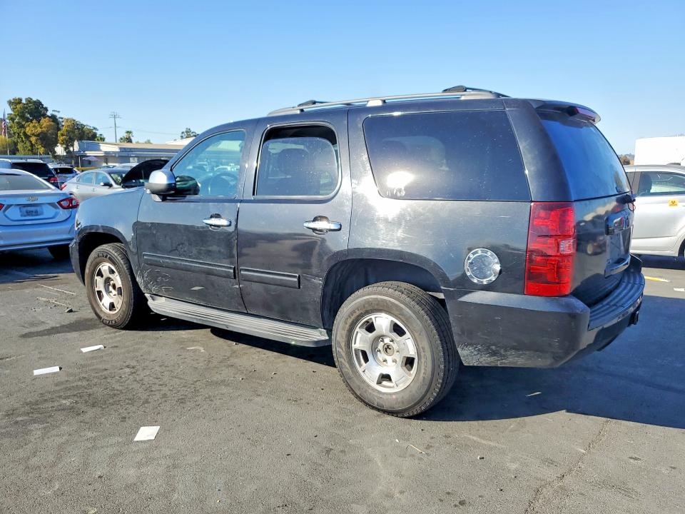 72043526 :رقم المزاد ، 1GNSCAE08BR353560 vin ، 2011 Chevrolet Tahoe مزاد بيع