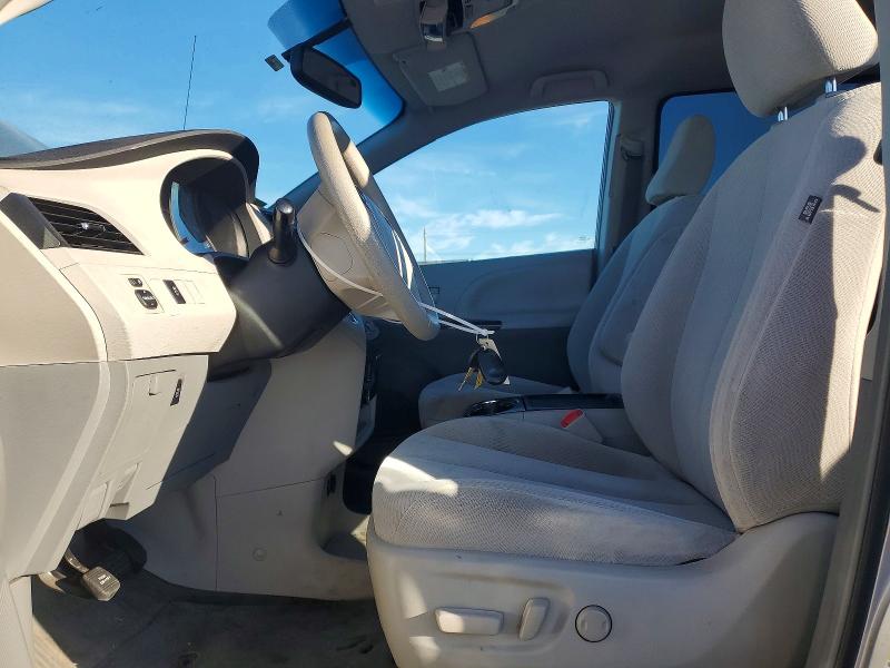 71636556 :رقم المزاد ، 5TDKK3DC7BS170350 vin ، 2011 Toyota Sienna مزاد بيع