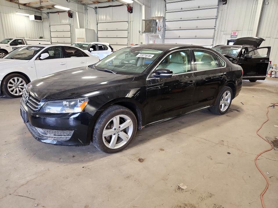 2014 Volkswagen Passat მანქანა იყიდება აუქციონზე, vin: 1VWBS7A36EC110512, აუქციონის ნომერი: 72321616