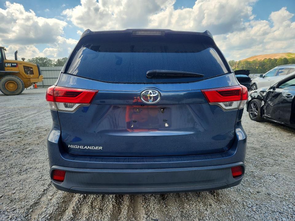 71168326 :رقم المزاد ، 5TDZZRFH2HS198054 vin ، 2017 Toyota Highlander مزاد بيع