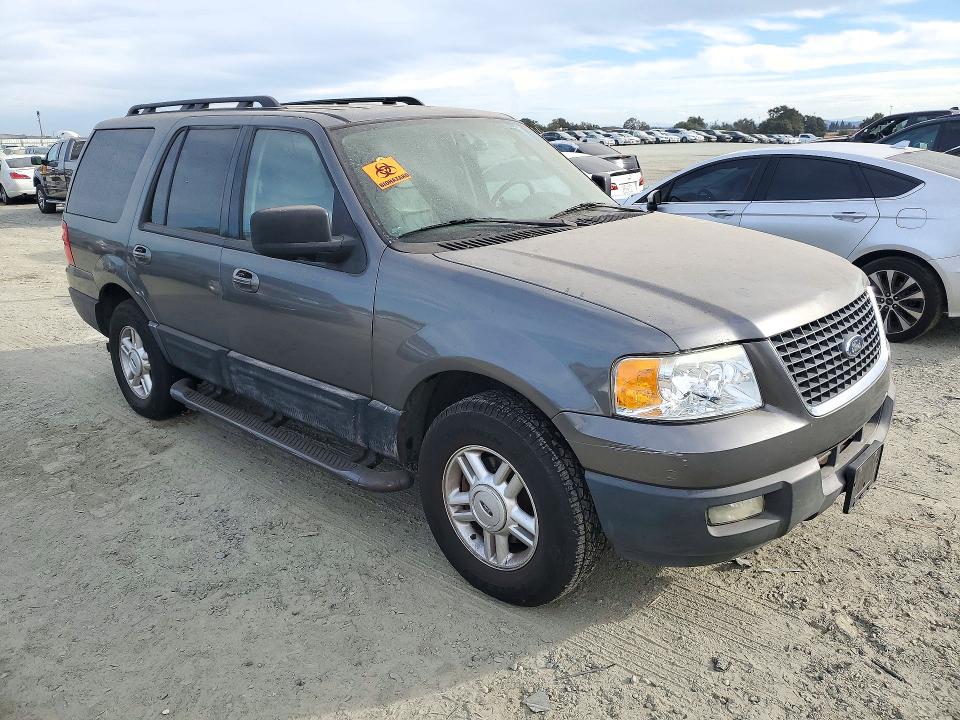 2005 Ford Expedition მანქანა იყიდება აუქციონზე, vin: 1FMPU15575LA20826, აუქციონის ნომერი: 73764166